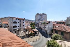 ŠIBENIK-KAMENA KUĆA U ŠIREM CENTRU GRADA, Šibenik, House