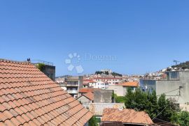 ŠIBENIK-KAMENA KUĆA U ŠIREM CENTRU GRADA, Šibenik, Kuća