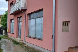 Poslovno stambena zgrada - Uglješ, Darda, Commercial property