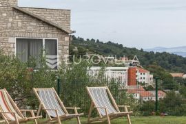 Šolta, Stomorska, mediteranska vila s bazenom i teniskim terenom, Šolta, Σπίτι