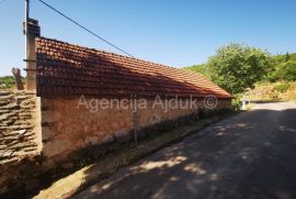 Imotski Lokvičići kamene kuće na parceli od 2035 m2 - ekskluziva, Imotski, Kuća