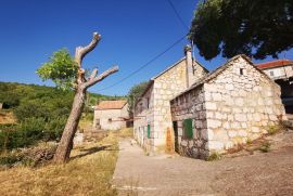 Imotski Lokvičići kamene kuće na parceli od 2035 m2 - ekskluziva, Imotski, Kuća