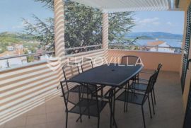 Murter, predivna kuća s tri apartmana 250 m2, Murter, Famiglia