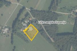 KUĆA ZA ADAPTACIJU NA IMANJU OD 5000 m2, Gospić - Okolica, Дом