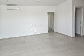 Apartman u Tribunju- USELJIVO, Tribunj, Διαμέρισμα