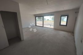 ROGOZNICA- NOVOGRADNJA S BAZENOM 50M OD MORA (J), Rogoznica, Διαμέρισμα