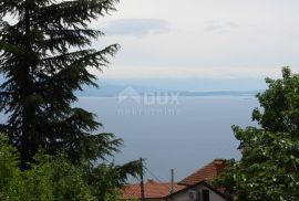 OPATIJA, BREGI - građevinsko zemljište 1230 m2 s pogledom na more za obiteljsku kuću/ villu/ apartmane/ kuću za iznajmljivanje - odmor s bazenom, Opatija, Γη