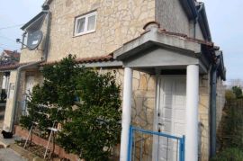 Kamena kuća s vrtom na mirnoj lokaciji, okolica Ližnjana, Ližnjan, Ev