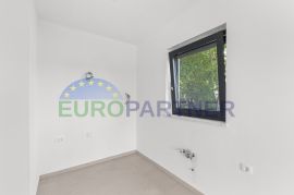 Stan u prizemlju s vrtom, 1km od mora, Poreč okolica, Poreč, Apartamento