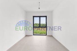 Stan u prizemlju s vrtom, 1km od mora, Poreč okolica, Poreč, Appartement