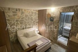 Omiš vila Stanići top lokacija - intima - pogled na more, Omiš, Дом