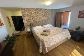 Omiš vila Stanići top lokacija - intima - pogled na more, Omiš, Casa