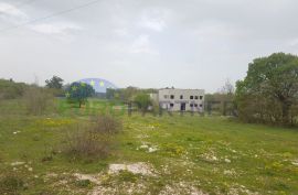Građevinsko zemljište sa proizvodnom halom, Vodnjan, Land