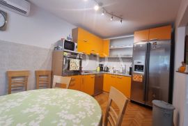 CRIKVENICA, trosobni stan u širem centru grada, Crikvenica, Appartement