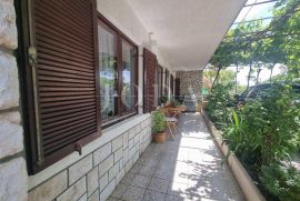 CRIKVENICA, trosobni stan u širem centru grada, Crikvenica, Appartment