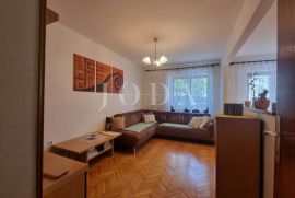 CRIKVENICA, trosobni stan u širem centru grada, Crikvenica, Appartement