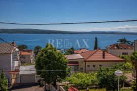 Crikvenica - kuća s restoranom na top lokaciji, Crikvenica, Casa