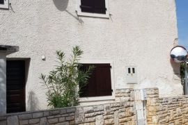 Kamena kuća u nizu na prodaju, Ližnjan, Istra, Ližnjan, Casa