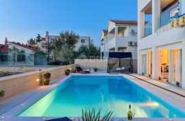 NIN, ZATON - Prekrasna vila s 6 apartmana, Nin, بيت