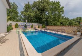 Top ponuda - kuća s bazenom u blizini Poreča!, Poreč, Famiglia