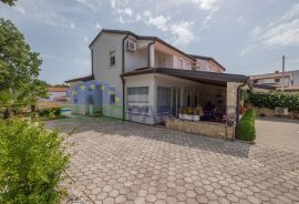 Top ponuda - kuća s bazenom u blizini Poreča!, Poreč, House