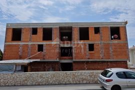 KRK - Vila s 4 apartmana i 2 bazena!, Krk, بيت