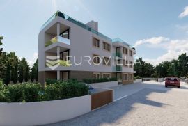 Zadar okolica, novogradnja, trosoban stan s vrtom i bazenom, Sukošan, Appartement