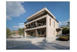 Trogir, građevinsko zemljište s građevinskom dozvolom za vilu s bazenom – V 5, Trogir, Terrain