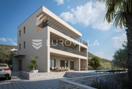 Trogir, građevinsko zemljište s građevinskom dozvolom za vilu s bazenom – V 6, Trogir, Terrain