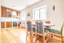 Zagreb, Mikulići, trosoban stan u visokom prizmelju 72,33m2, Zagreb, Daire