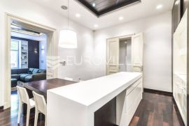 Marulićev trg, prekrasan trosoban stan 120 m2, Zagreb, Apartamento