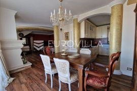 Umag, dvoetažni penthouse, 4 spavaće sobe, 2 terase, parking, 1000 m od mora, Umag, Appartement