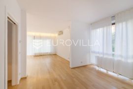 Zagreb, Tuškanac, prekrasan trosoban stan NKP 140 m2 s 2 terase i GPM, Zagreb, Apartamento