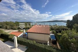 Istra, Pomer samostojeća kuća 180 m2 - pogled more, Medulin, Famiglia