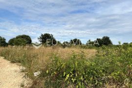 Medulin, veliko građevinsko zemljište na odličnoj lokaciji 1600 m2, Medulin, Zemljište