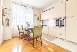 Zagreb, Špansko, namješten dvosoban stan 60 m2 + VPM, Zagreb, Apartamento