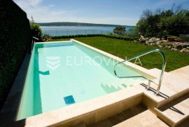 Crikvenica, prekrasna luksuzna vila NKP 470 m2 s bazenom, Crikvenica, House