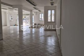 Split, najam prostora 180m2 uz 8 P-mjesta, Split, Ticari emlak