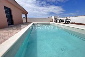 Istra, Vodnjan - 180 m2 obiteljske kuće s pogledom na more i bazenom - mirna lokacija, Vodnjan, Casa