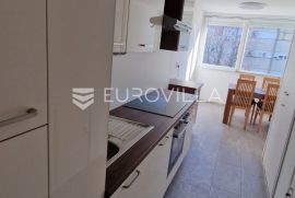 Split, Skalice, dvosoban renoviran stan za dugoročan najam, Split, Apartamento