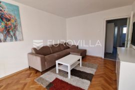 Split, Skalice, dvosoban renoviran stan za dugoročan najam, Split, Appartment