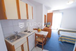 Podstrana, dvokrevetni studio apartmani za radnike, Podstrana, Commercial property