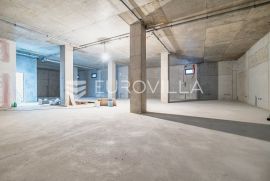 Velika Gorica, centar, poslovni prostor sa skladištem 300 m2, Коммерческая недвижимость