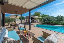 Istra, Umag, Prekrasna vila s bazenom, 156m2, Umag, Famiglia