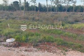 Istra, Peroj, poljoprivredno zemljište 512m2, Vodnjan, Land