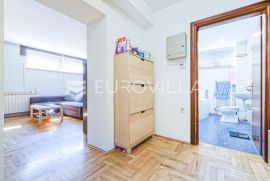 Zagreb, Maksimir, Donji Bukovac uređen trosoban stan 71,12 m2, Zagreb, Appartamento