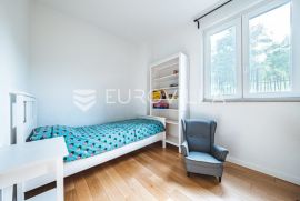 Zagreb, Vrapče, novogradnja, trosoban stan s vrtom, Zagreb, Apartamento