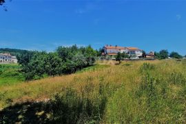 ISTRA, BUZET, OKOLICA - Građevinsko zemljište 2892 m2 u mirnom naselju, Buzet, Tierra