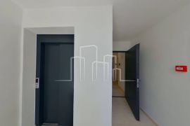 Useljiv Apartman Lamela 2 dvije spavaće dvostrane orijentacije sa dvije spavaće sobe 70m2 Snježna dolina Resort Jahorina, Pale, Kвартира