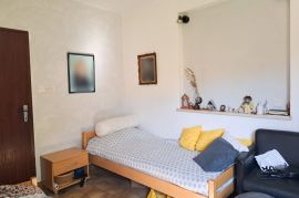 Samostojeća kuća za adaptaciju s pogledom na Motovun, Motovun, Maison